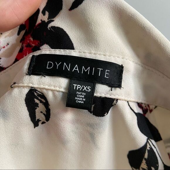 Dynamite Floral Sleeveless Blouse Top - Picture 4 of 4